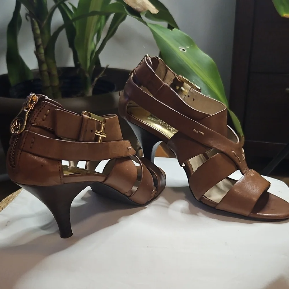 Michael Kors stylish brown